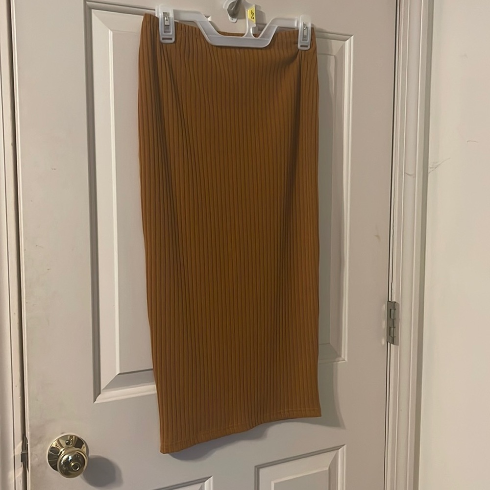 Stretchy Camel Colored Pencil Skirt Size L